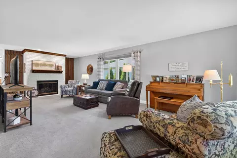 Living - 223 Willow Ln, Geneva, IL 60134 photo 1 of 4