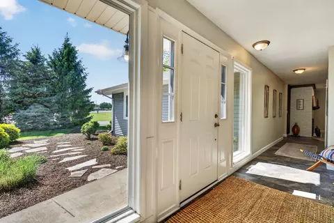 Entry Way - 223 Willow Ln, Geneva, IL 60134 photo 1 of 3