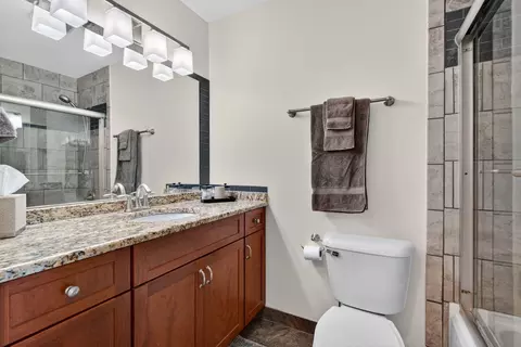 Bath - 223 Willow Ln, Geneva, IL 60134 photo 2 of 2