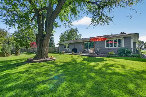 Exterior - 223 Willow Ln, Geneva, IL 60134 photo 8 of 14