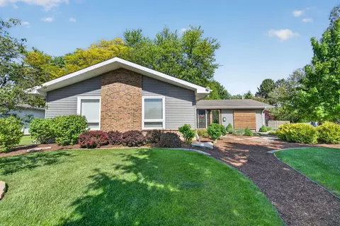 Exterior - 223 Willow Ln, Geneva, IL 60134 photo 11 of 14