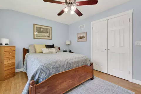 Bedroom - 223 Willow Ln, Geneva, IL 60134 photo 2 of 6