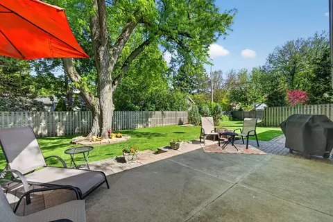 Exterior - 223 Willow Ln, Geneva, IL 60134 photo 3 of 14