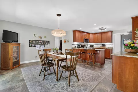 Dining - 223 Willow Ln, Geneva, IL 60134 photo 2 of 2