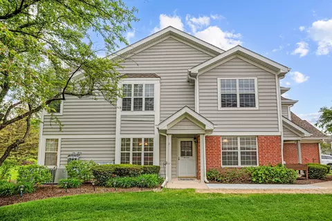 2936 Heatherwood Dr #19081, Schaumburg, IL 60194