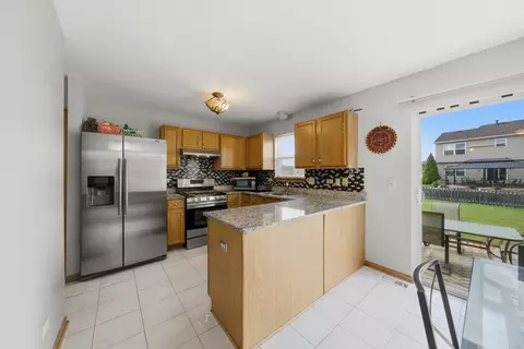 Kitchen - 1620 Manor Oaks Dr, Plainfield, IL 60586 photo 1 of 2