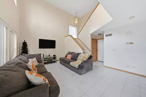 Living - 1620 Manor Oaks Dr, Plainfield, IL 60586 photo 3 of 3