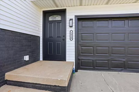 Exterior - 1828 Johnson Dr, Normal, IL 61761 photo 2 of 3