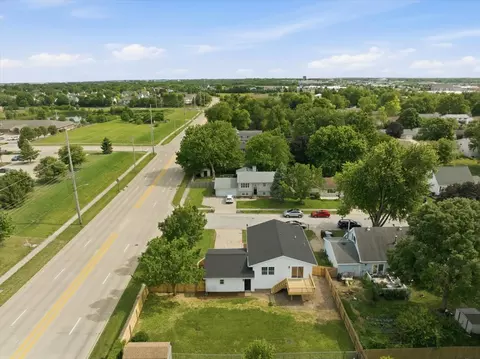View/Area - 1828 Johnson Dr, Normal, IL 61761 photo 3 of 4