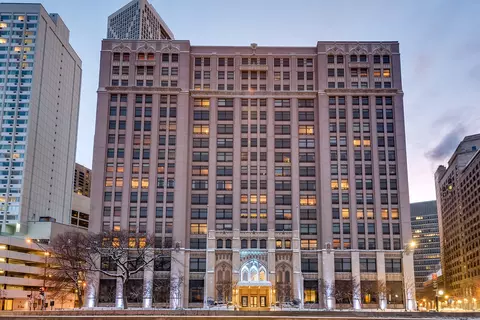 680 N Lake Shore Dr #322, Chicago, IL 60611