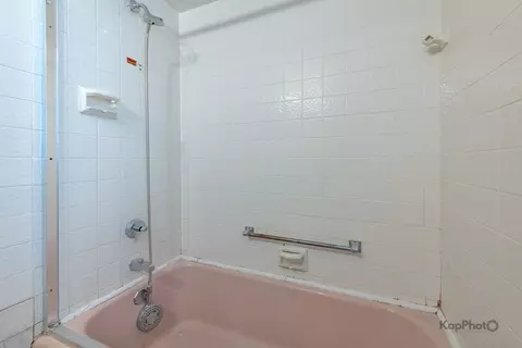 Bath - 15214 Evers St, Dolton, IL 60419 photo 2 of 3