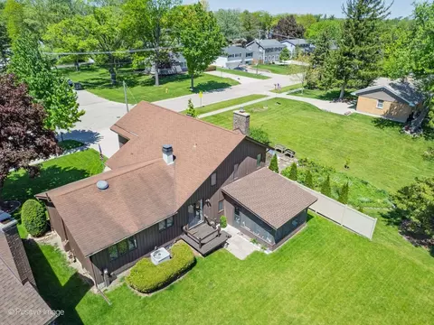 View/Area - 1925 Glencoe St, Wheaton, IL 60187 photo 2 of 7