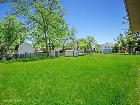 Exterior - 1925 Glencoe St, Wheaton, IL 60187 photo 4 of 4