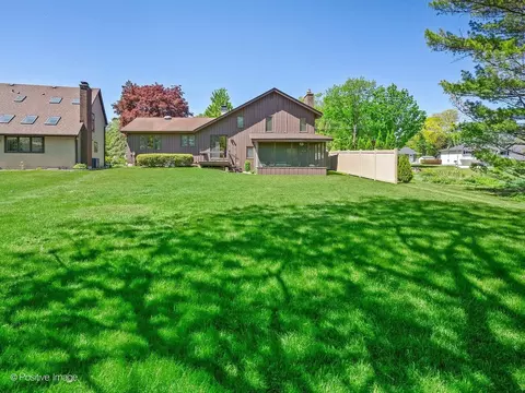 Exterior - 1925 Glencoe St, Wheaton, IL 60187 photo 3 of 4