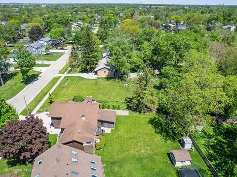 View/Area - 1925 Glencoe St, Wheaton, IL 60187 photo 6 of 7