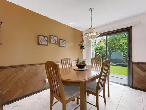 Dining - 1925 Glencoe St, Wheaton, IL 60187 photo 2 of 2