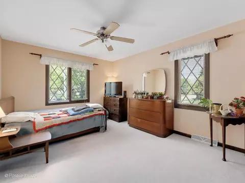 Bedroom - 1925 Glencoe St, Wheaton, IL 60187 photo 2 of 3
