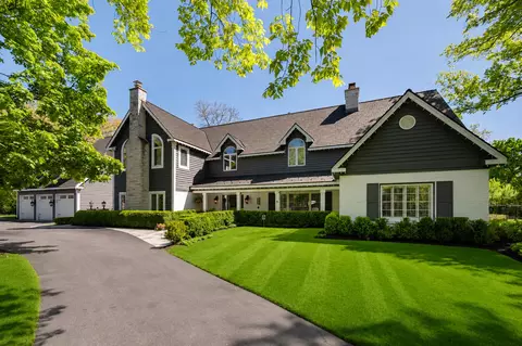 2 Hickory Ln, Northbrook, IL 60062