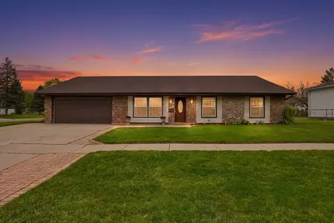 1402 Cynthia Ln, Hanover Park, IL 60133