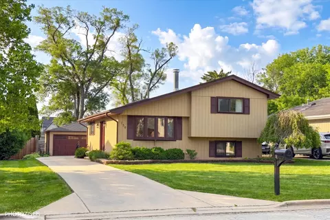 159 N Edgewood Ave, Wood Dale, IL 60191