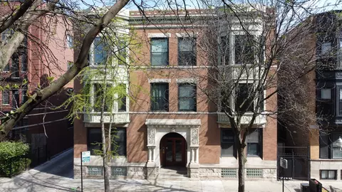 808 W Buckingham Pl #1, Chicago, IL 60657