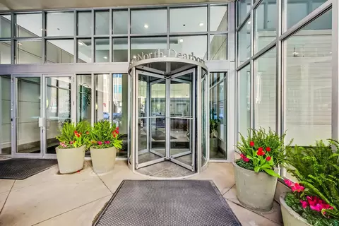 600 N Dearborn St #1502, Chicago, IL 60610