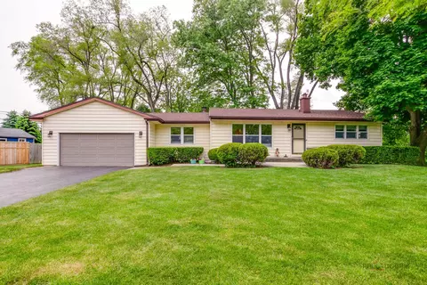 1284 Deerfield Pl, Highland Park, IL 60035