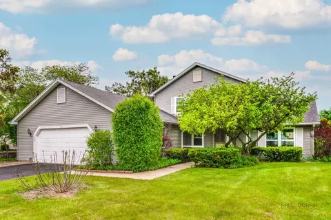 1255 W Dexter Ln, Hoffman Estates, IL 60169