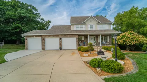 1205 Waterside Ln, Crown Point, IN 46307