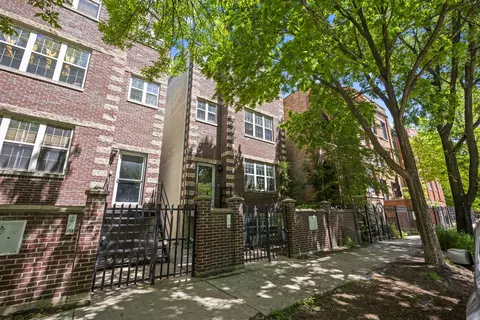 2710 W Haddon Ave #2, Chicago, IL 60622