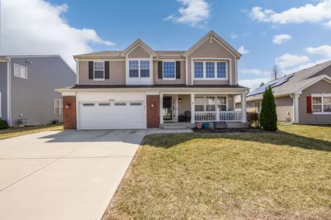 1863 Lake Bluff Ln, Pingree Grove, IL 60140