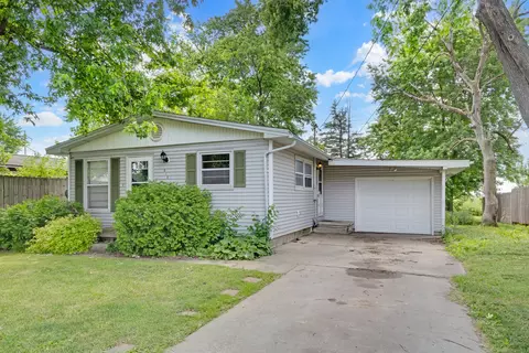 613 N Vorcey St, Tolono, IL 61880