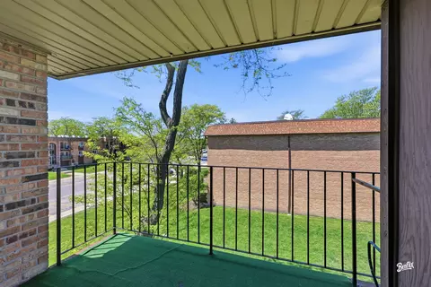 720 Hill Dr #8-302, Hoffman Estates, IL 60169 photo 10