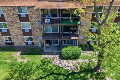720 Hill Dr #8-302, Hoffman Estates, IL 60169 photo 3