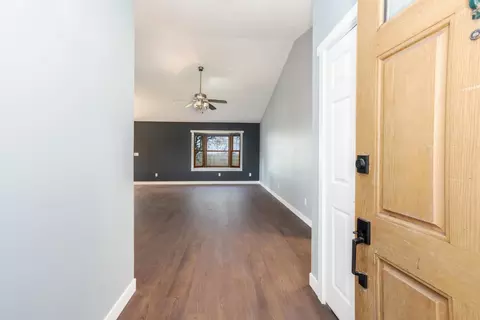 Entry Way - 507 Lloyd Dr, Dwight, IL 60420 photo 2 of 3