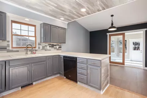 Kitchen - 507 Lloyd Dr, Dwight, IL 60420 photo 4 of 5