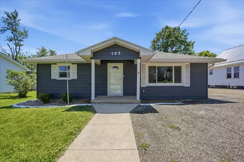 205 E Sullivan St, Heyworth, IL 61745