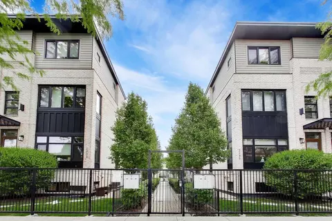 2247 N Rockwell St #1, Chicago, IL 60647