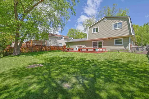 Exterior - 1299 W New Britton Dr, Hoffman Estates, IL 60192 photo 4 of 6