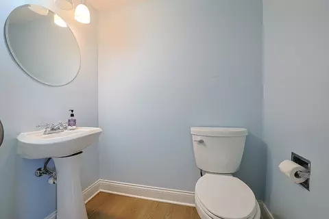 Bath - 1299 W New Britton Dr, Hoffman Estates, IL 60192 photo 1 of 3
