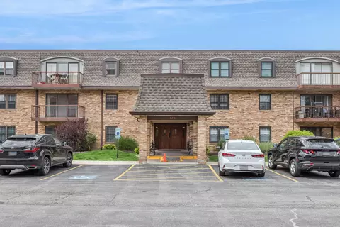 475 N Cass Ave #205, Westmont, IL 60559