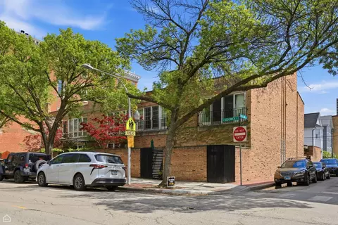 344 W Willow St #A, Chicago, IL 60614
