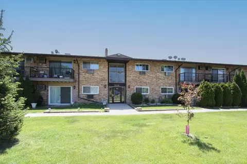834 E Old Willow Rd #209, Prospect Heights, IL 60070