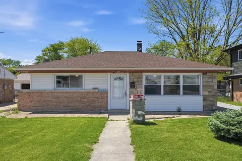 17044 Burnham Ave, Lansing, IL 60438