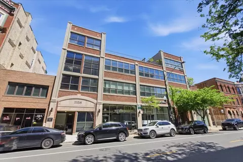 1158 W Armitage Ave #206, Chicago, IL 60614