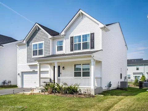 444 Radcliff Ln, South Elgin, IL 60177