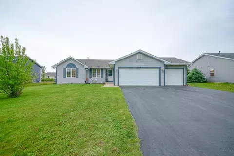 192 Prairie Moon Dr, Davis Junction, IL 61020