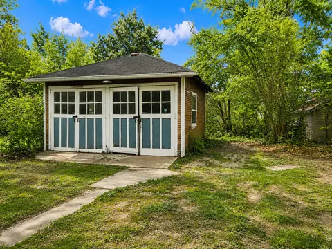 Exterior - 304 Cameron Ave, Lockport, IL 60441 photo 6 of 8