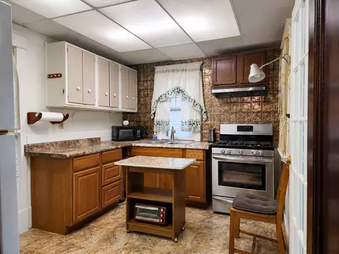 Kitchen - 304 Cameron Ave, Lockport, IL 60441 photo 3 of 3