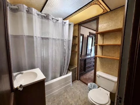 Bath - 304 Cameron Ave, Lockport, IL 60441 photo 1 of 1